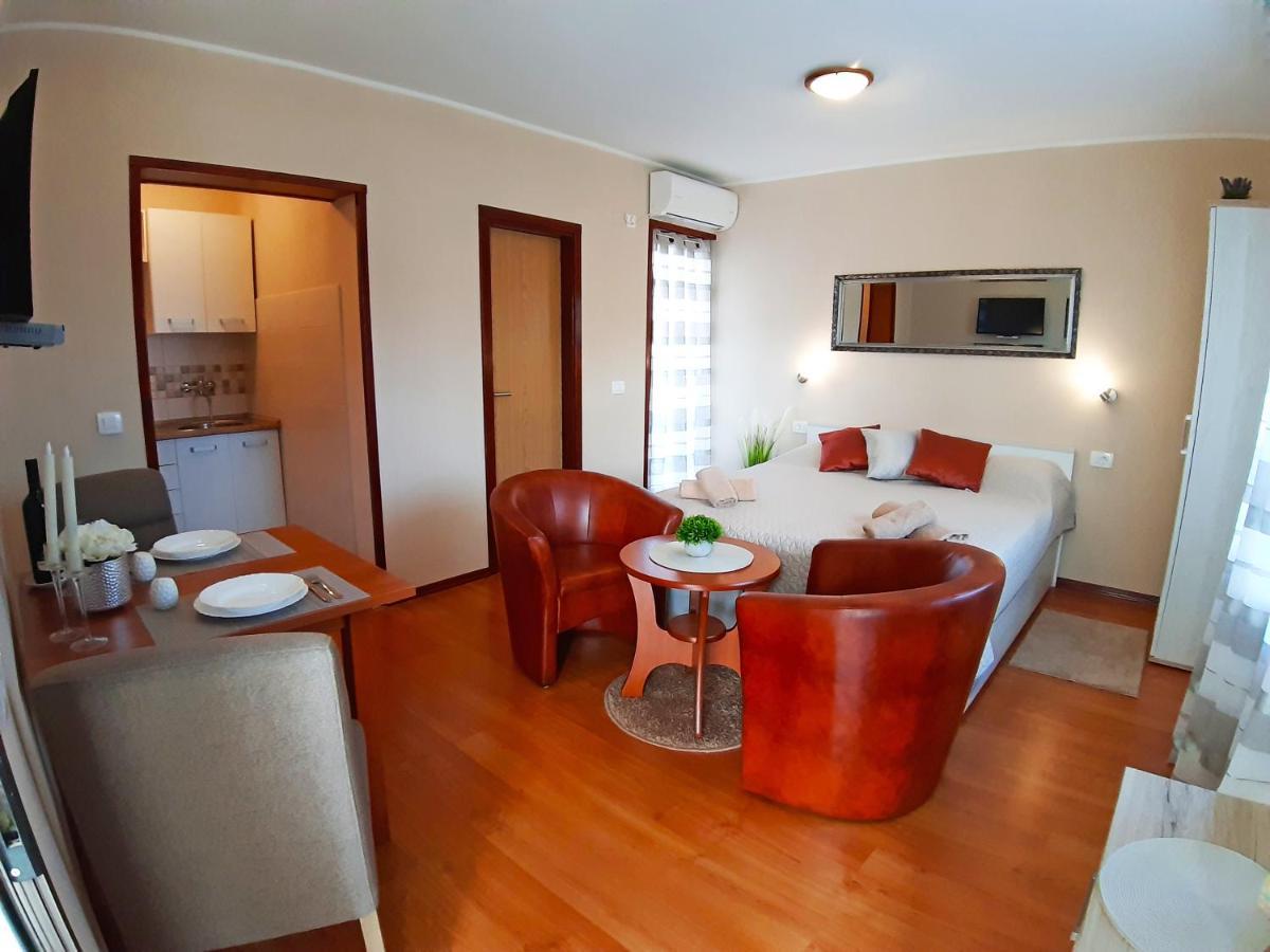 Apartments Zrinka 793 Poreč Eksteriør bilde